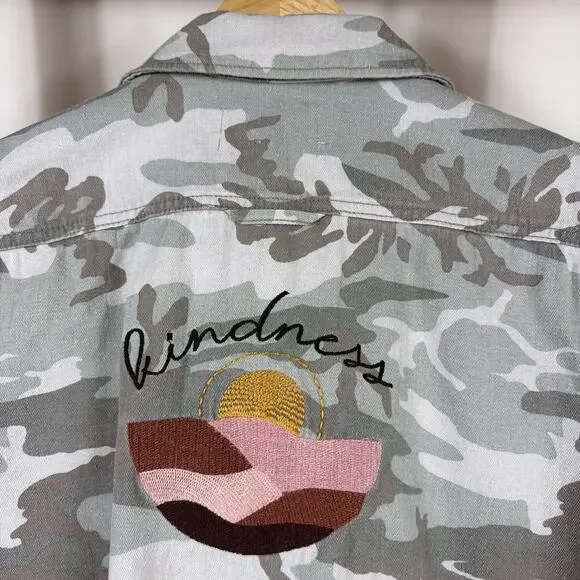 Dear John Camo Embroidered KINDNESS Button Up Jacket #1290 Size SMALL - Picture 6 of 7